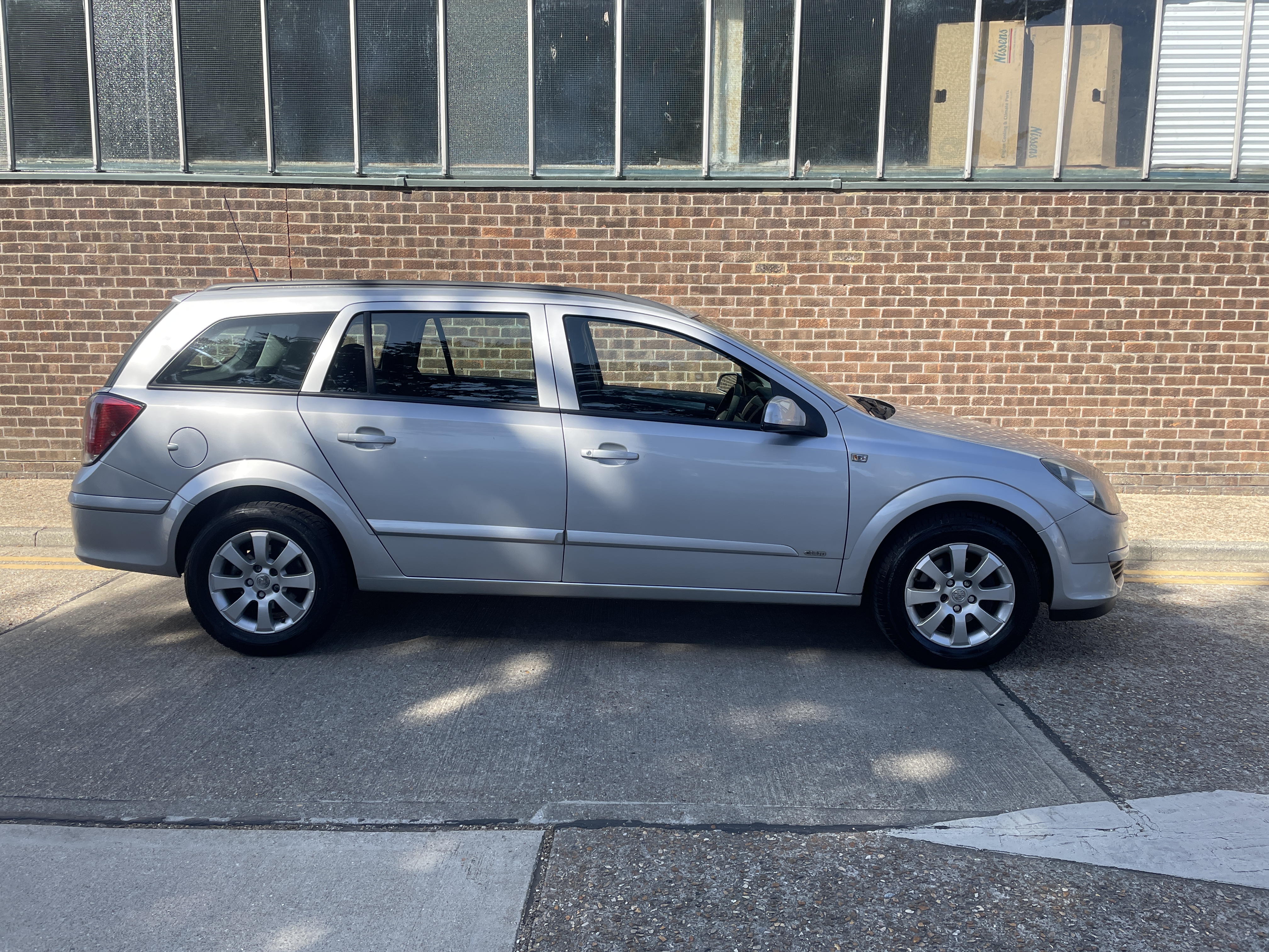Vauxhall Astra Club 1.8 AUTOMATIC Estate