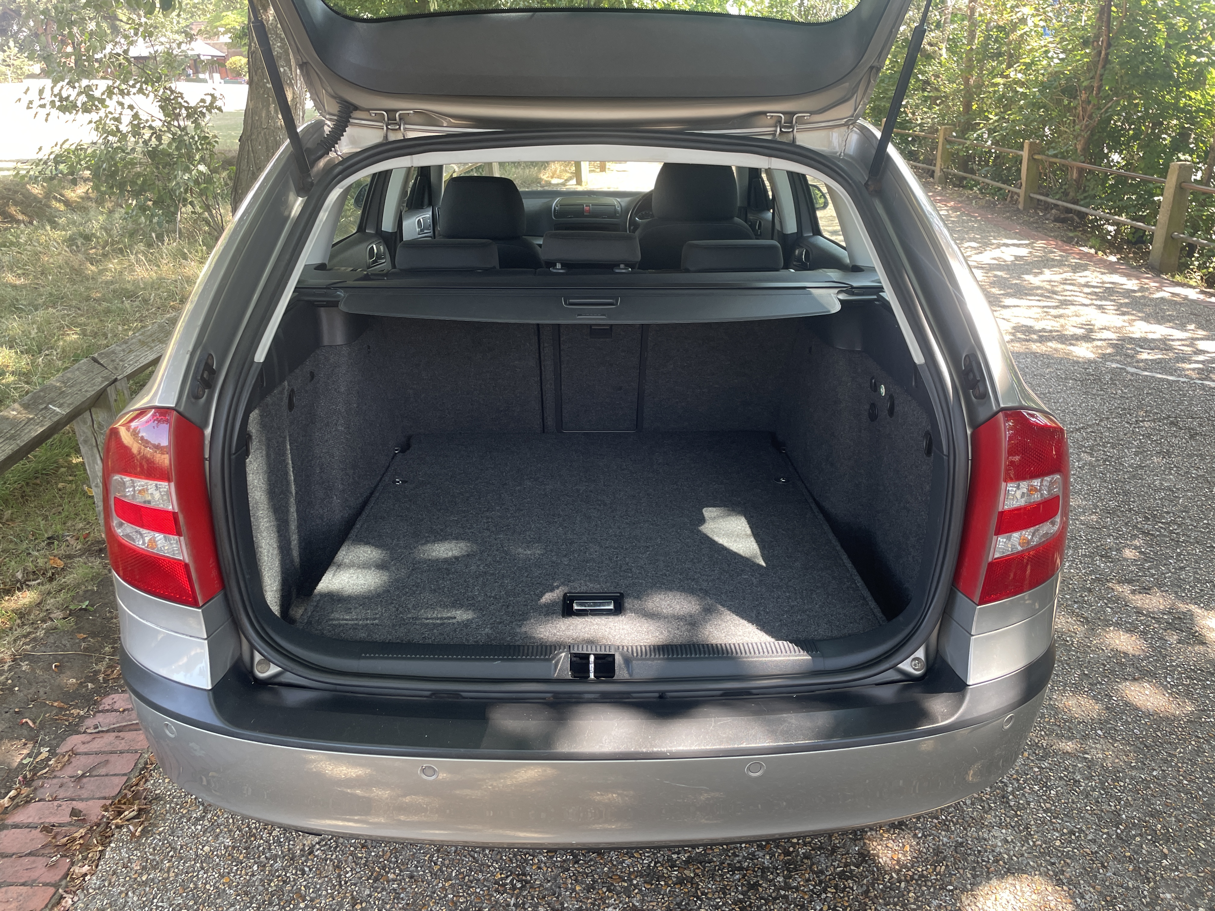 Skoda Octavia 2.0 Elegance AUTOMATIC Estate