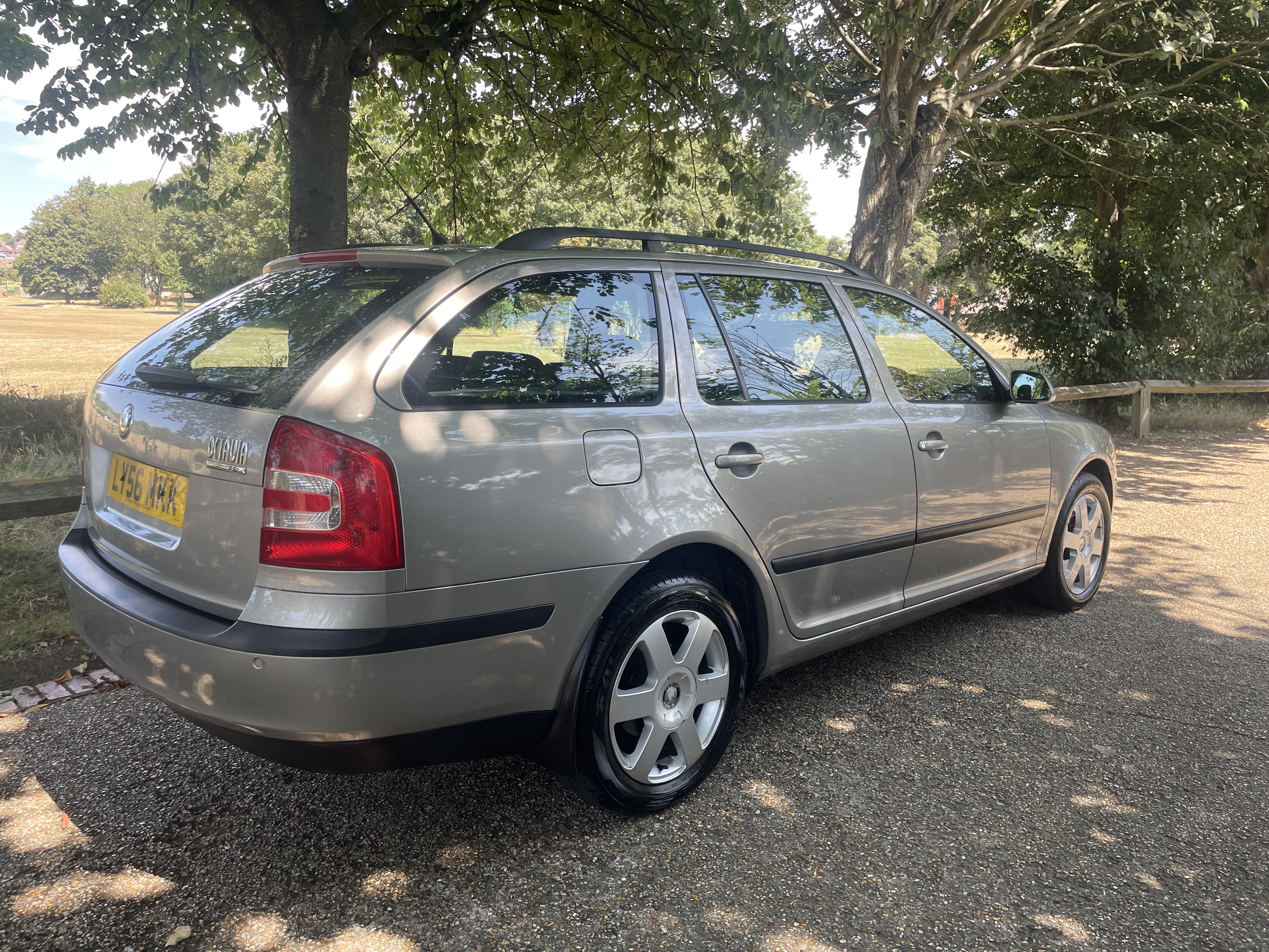 Skoda Octavia 2.0 Elegance AUTOMATIC Estate