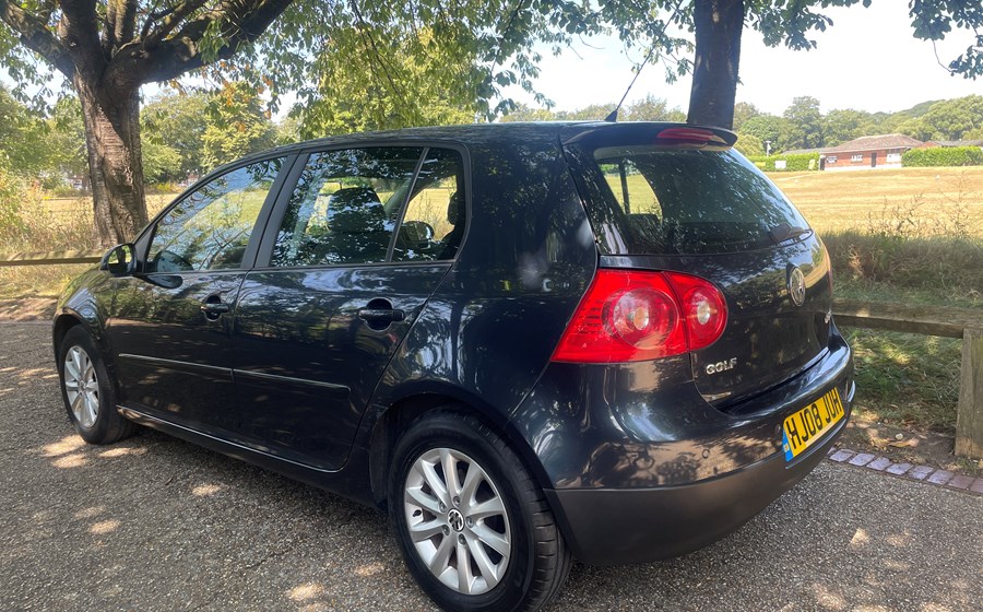Volkswagen Golf Match 1.6 AUTOMATIC