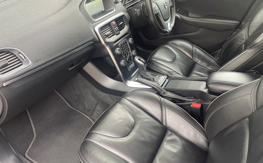 Volvo V40 T2 1.5 R-Design Nav Automatic