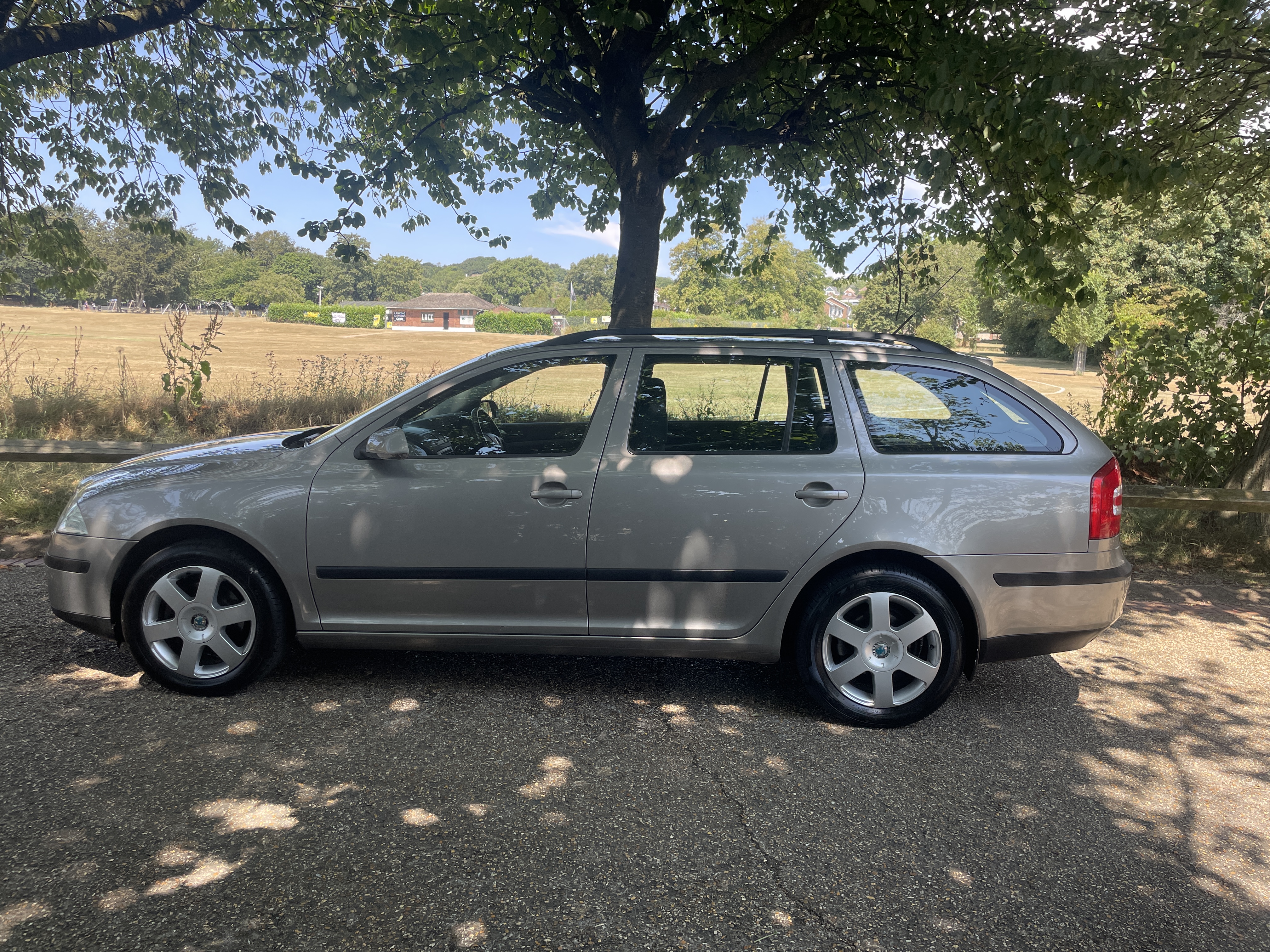 Skoda Octavia 2.0 Elegance AUTOMATIC Estate