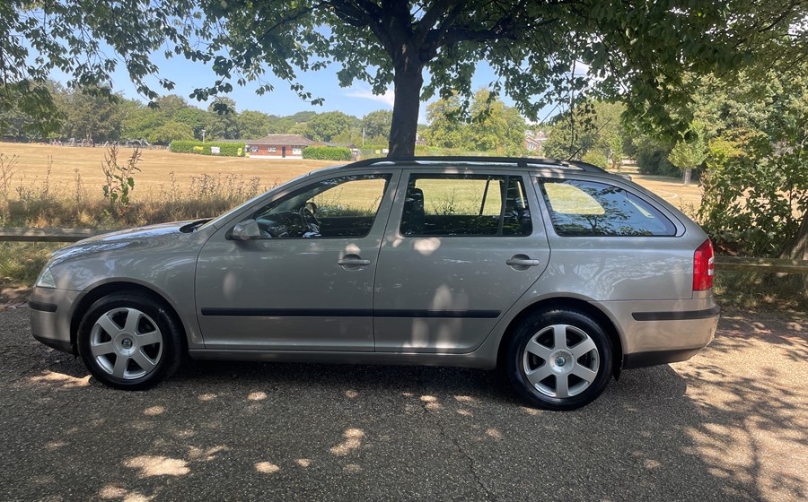 Skoda Octavia 2.0 Elegance AUTOMATIC Estate