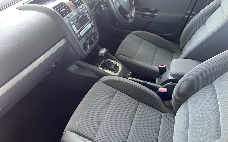 Volkswagen Golf Match 1.6 AUTOMATIC