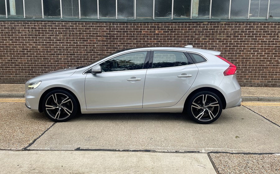 Volvo V40 T2 1.5 R-Design Nav Automatic
