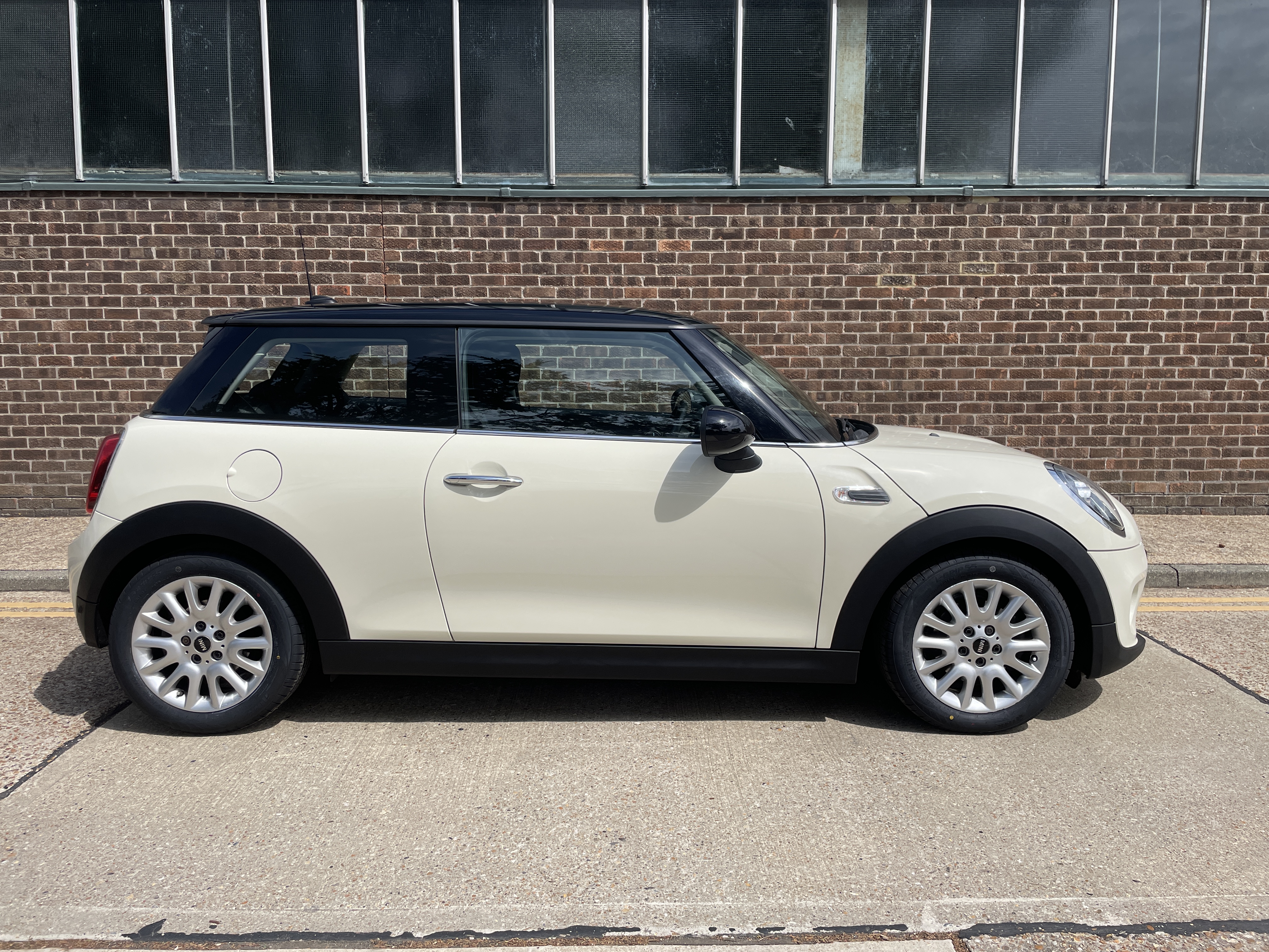 Mini Cooper 1.5 Automatic