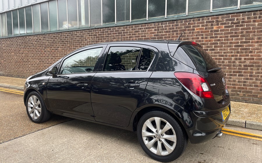 Vauxhall Corsa 1.2 SXi (1)